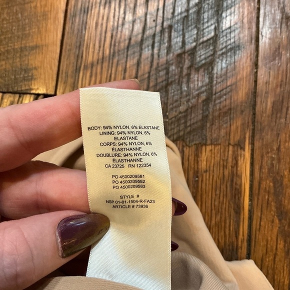 Babaton Contour Long Sleeve Bodysuit Women’s XS in Sand Bluff (Aritzia) - Picture 8 of 8